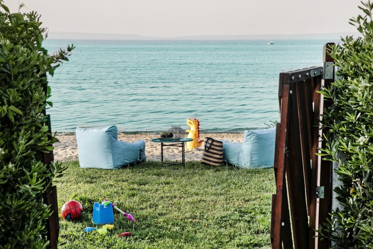פוליכרונו Hestia Beachfront Villa מראה חיצוני תמונה